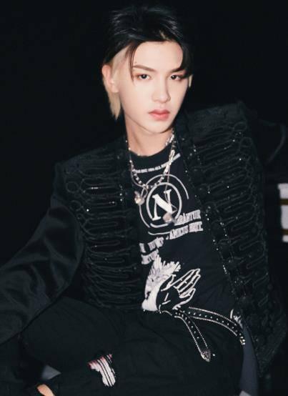 娱乐吃瓜黄明昊,娱乐吃瓜界的“瓜王”